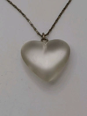 复古项链 透明 Lucite 心形吊坠 18 英寸 银色链子 — 第 1/4 张图片