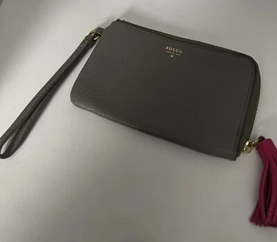 Cartera de cuero granulado gris/gris fósil muñeca tarjeta de crédito borla magenta Foto 1 de 4