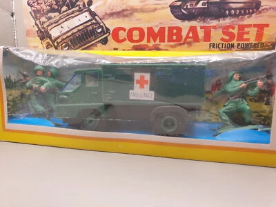 Combat Set Friction Powered Ambulance veicolo camion + 4 personaggi soldati c... - Immagine 1 di 4