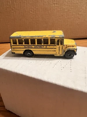 De colección Matchbox Int'l LTD Autobús Escolar Distrito 2 Amarillo #51 Diecast 1985 Foto 1 de 4
