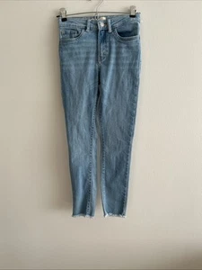 Levi’s 720 High Rise Girl’s Skinny Light Wash Jean Denim  Sz 6! - Picture 1 of 12