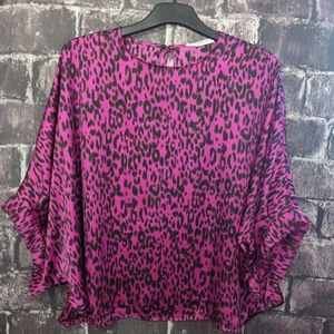 Caramela Size M  Blouse Big Ladies Oversize Fit Leopard Animal Print EUC  [SS34] - Picture 1 of 9