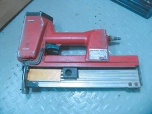 Pneumatic Stapler (HAUBOLD Airfix #750 X ) uses 1" to 2" staples - Picture 1 of 6