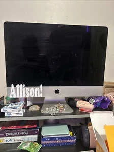 Apple iMac 21.5in (256GB SSD, Intel Core i5 7th Gen., 2.30 GHz, 8GB) Gray -... - Picture 1 of 2