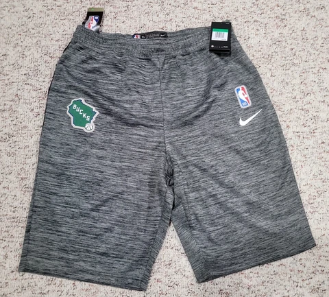 Milwaukee Bucks Team Issue Nike NBA Warmup Shorts AV1148-032 Mens Size XL Cover