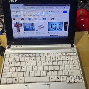 Portátil Acer Aspire One ZG5 Blanco Windows XP - Imagen 1 de 8