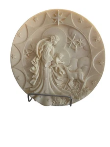 1997 Roman Gentle Love Plate FARO Nativity Art Relief Christmas Decor 8 inch - Picture 1 of 5