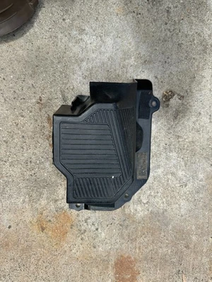 Placa de ajuste reposapiés izquierdo lado del conductor delantero Toyota Van 1984-1986 MT 58190-28010 Foto 1 de 3