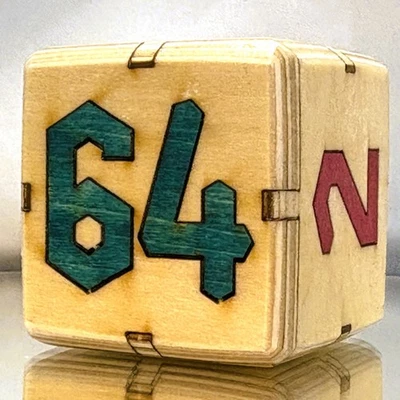 64.NATURAL.Red and Green - Hexagon Font - Backgammon Doubling Cube 36mm - Image 1 of 4