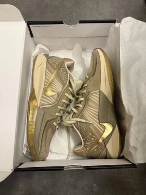 Nuevo en caja Nike Sabrina 2 más fuerte que el dorado ratán para mujer talla 8 para hombre 6,5 Foto 1 de 4