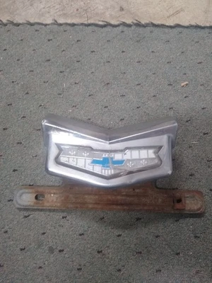 1959 Chevrolet универсал номерной знак эмблема задней двери Nomad Brookwood Kingswood  - Изображение 1 из 2