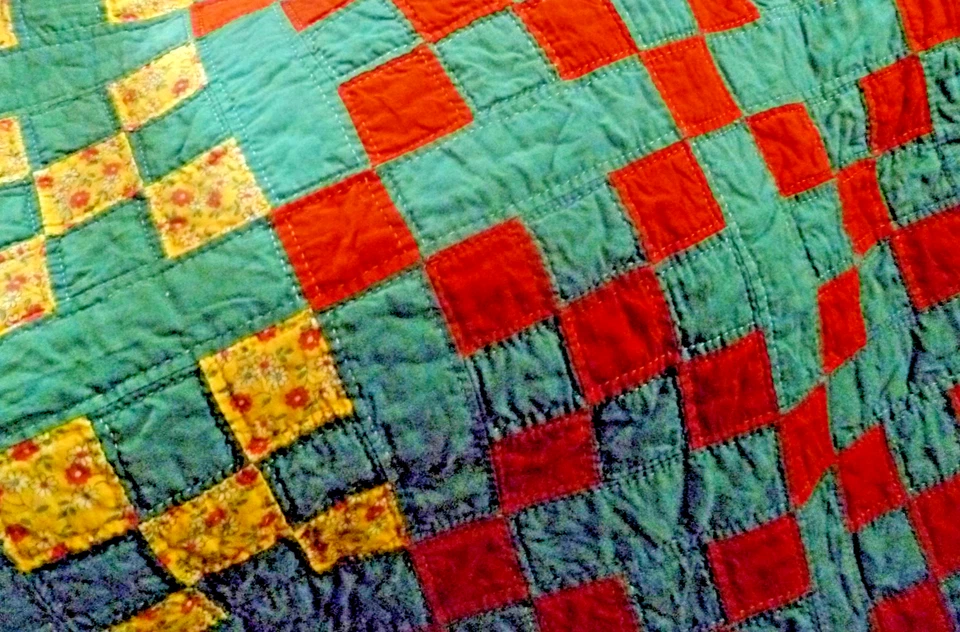 Quilt Vintage 1940'S Hand Stitched Postage Stamp Summer  Green & Orange  83 X 53 - Image 1 of 4