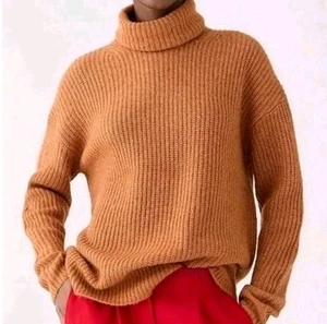 J. Crew Wool Alpaca Blend Turtleneck Fuzzy Sweater Light Brown Sz M Classic - Picture 1 of 7