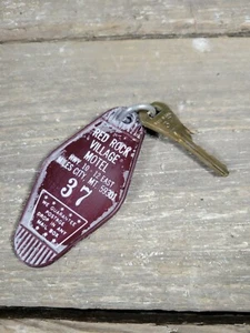 Vintage Red Rock Village Motel Key Fob Miles City Montana Red  - Picture 1 of 2