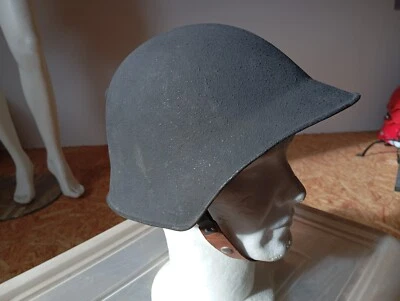 MILITARIA CASQUE ARMEE SUISSE MODELE 1943  PEINTURE GRANITEE NOIRE ORIG BEL ETAT - Photo 1/4