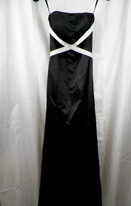 Vera Wang Black Strapless Traditional Gown Size 4 - Picture 1 of 8