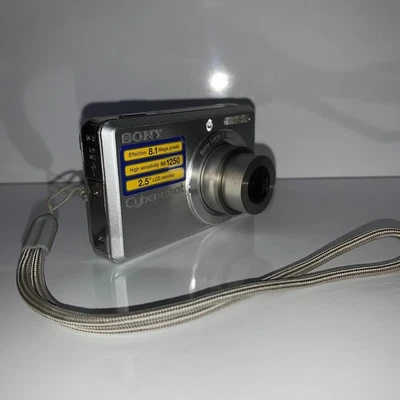 SONY CYBERSHOT DSC-S780 8.1 MP DIGITAL CAMERA 3X OPTICAL ZOOM compact - Image 1 of 4