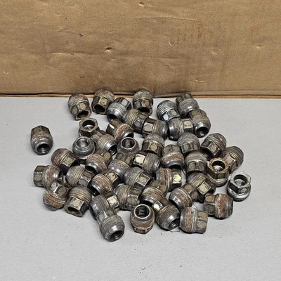 00-06 GMT800 Escalade Yukon Tahoe OEM 14mm x 1.5 Dual Thread Wheel Lug Rim Nut - Image 1 of 4