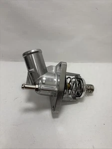 Boîtier thermostat aluminium mise à niveau sortie d'eau compatible avec Chevrolet 2014-2020 - Photo 1/7