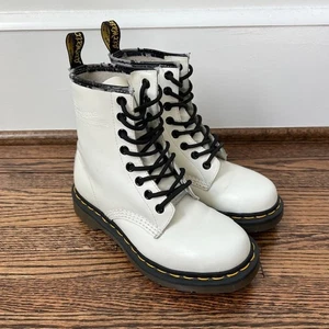 Doc Dr. Martens Air Wair 11821 White Leather Combat Boots Womens 5 Lace Up - Picture 1 of 7