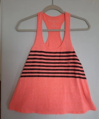 短袖图案T恤 — 第 1/4 张图片