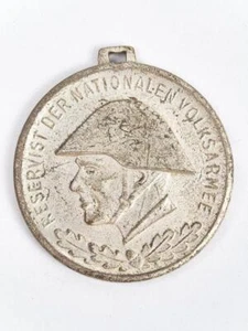 DDR, Reservistenabzeichen NVA in silber - Bild 1 von 2