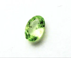 BUENA PIEDRA PRECIOSA DE PERIDOTO PORCELANA CORTE OVALADO 6 x 4 mm grado B - C - Imagen 1 de 2