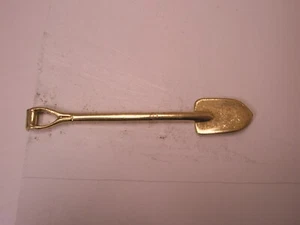 D Handle Shovel Spade Vintage SWANK SMALL Tie Bar Clip tools - Picture 1 of 5
