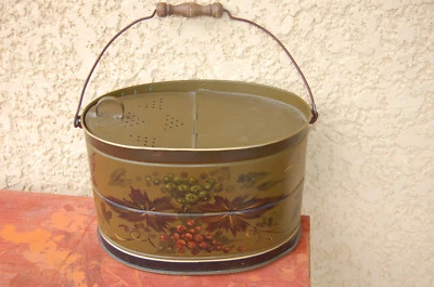 ANCIEN SEAU à VIF GOUJONNIERE en ZINC décor  automnal peint à la main-----/rac/ - Photo 1/4