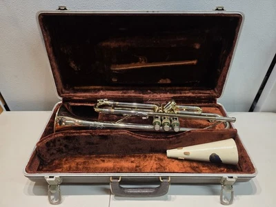 Trompeta Olds Special 1966 con 3 boquillas y estuche Old Foto 1 de 4