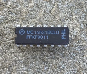 Lot of 2 MC14531 MC14531BCLD CERDIP package - Picture 1 of 1