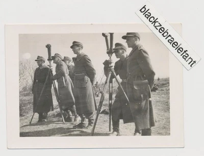 939- Foto wk2  Dt. Soldaten März 1944 in Mourmelon am Scherenfernrohr - Bild 1 von 2