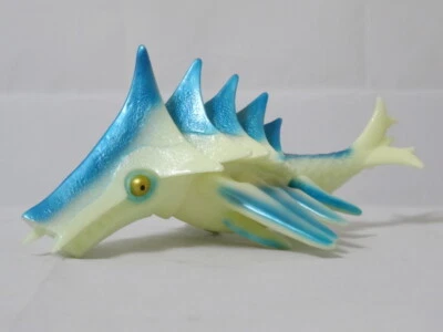 Amapro 2001 Kinglampus Urban Soft Vinyl Figure Blue Glow Shachihoko Kaiju Sofubi - Imagem 1 de 4