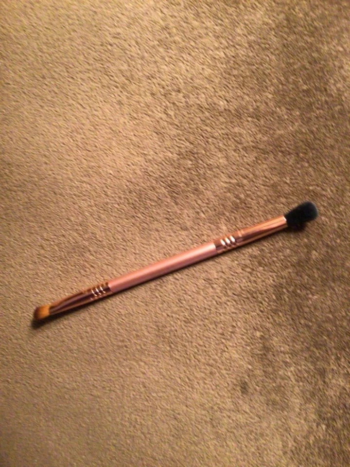 PINCEL DE SOMBRA DE OJOS SIGMA DOBLE EXTREMO ~ NUEVO ~ SIN CAJA Foto 1 de 2