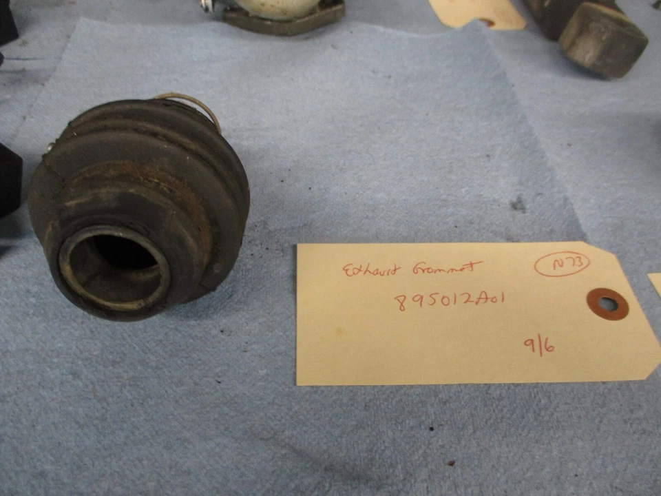 FORCE OUTBOARD 90 HP 1991 EXHAUST GROMMET 895012A01 (N73) - Image 1 of 1