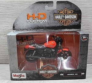 Maisto HD Custom Motorcycle Series 40 2015 HD Street 750 1:18 Diecast NIB - Picture 1 of 5