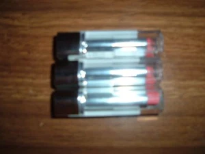 3 neue versiegelte Revlon Ultra Smooth HD Lippenstift #870 Tulpenwachsfreie Gel-Formel - Bild 1 von 1