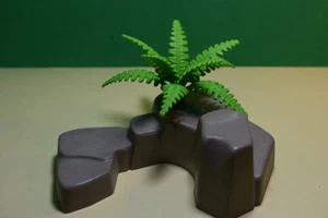 Playmobil Gelände Felsen mit Pflanze von 13 cm x 9 cm, Zustand Neu - Bild 1 von 3