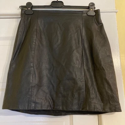 Falda de Cuero Wilson's Negra Línea A Lápiz Talla 12 Hasta la Rodilla Completamente Forrada Usada en Excelente Condición Foto 1 de 4
