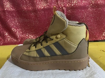 Botas Adidas para niño talla 4 Foto 1 de 4