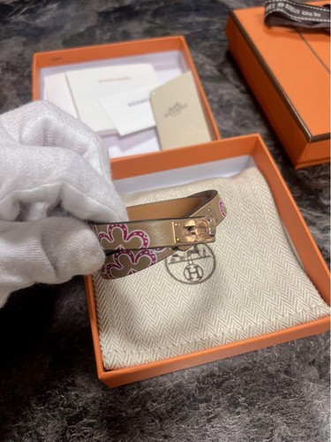 HERMÈS Bracciale Hermes Kelly margherita portafortuna oro rosa usato 202 conbro