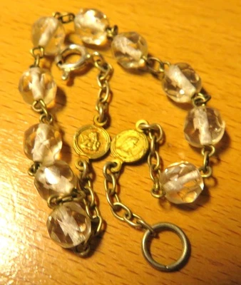 DIZAINIER ancien PERLES CRISTAL facetté MAILLE MÉDAILLES plaqué or COMMUNION - Photo 1/2