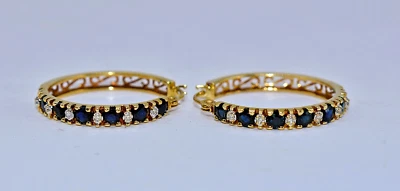 Серьги-кольца из желтого золота 14 карат с синим сапфиром и белыми бриллиантами общим весом 0,90 карата - Изображение 1 из 4