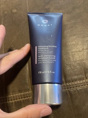 Acondicionador Month Revitalize 6 fl oz 178 ml tamaño regular revive sellado NUEVO Foto 1 de 3