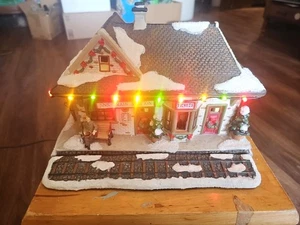 St. Nicholas Square Village Train Station 2008 Discontinued.  Lights. Train Trk - Picture 1 of 12