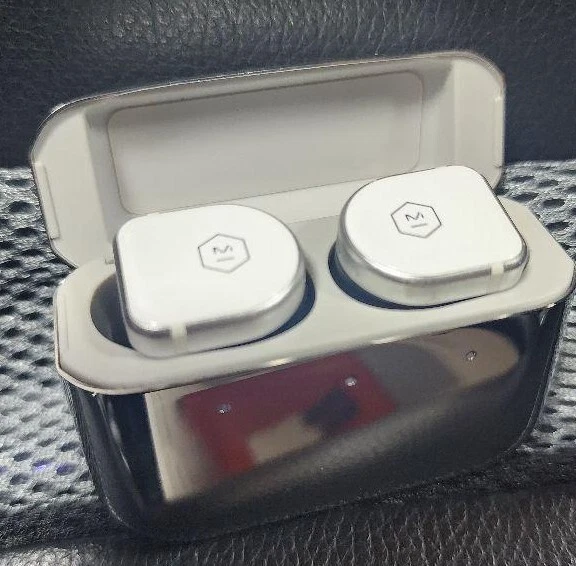 Master & Dynamic MW08 Active Noise-Cancelling True Wireless Earphones Working - Image 1 of 3