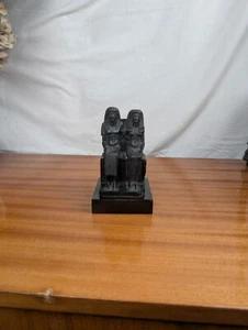 Statue eines sitzenden ägyptischen Paares, Reproduktion des Louvre, Vintage - Bild 1 von 10