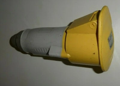 Legrand 582 01 Trailing Coupler Female  110 Volt 32 Amp 2P+E yellow IP44  - Image 1 of 3