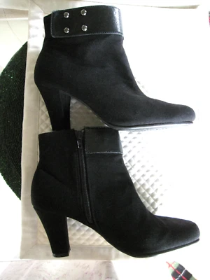 Aerosole Black Ankle 3" Heel Boots Size 8.5 M Side Zip Suede  & Leather upper - Image 1 of 4