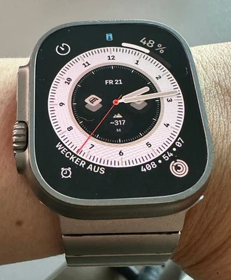 Apple Watch Ultra 49mm Titangehäuse mit Lululook Titan Armband - Bild 1 von 4